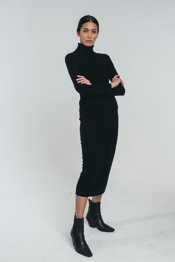 KAARNA cashmere skirt in black - SAMPLE