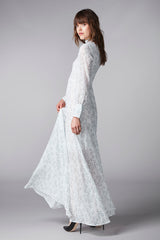 Neva maxidress in white. Side picture. Hálo from north