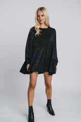 Neva mini belldress in black.  Hálo from north