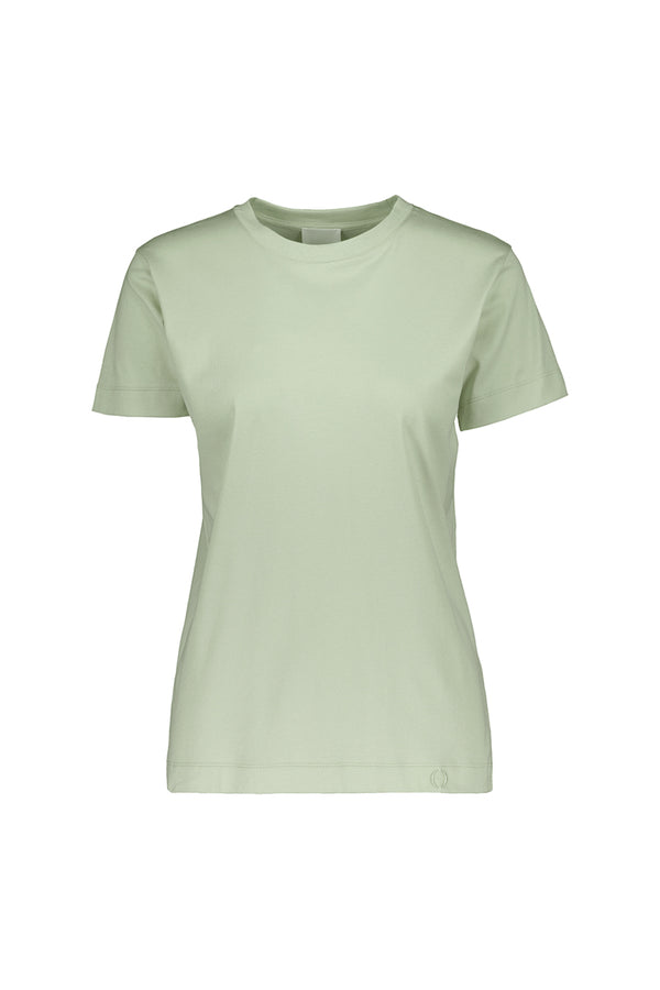 Tundra t-shirt in misty green. Front picture of the product. Hálo from north